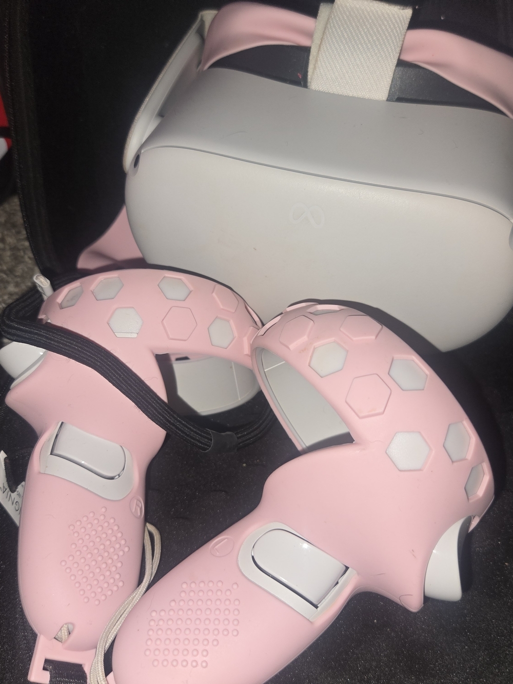 Oculus Quest 2 VR Headset with Pink Silicone Controller Covers
